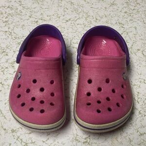 Little girl crocs
